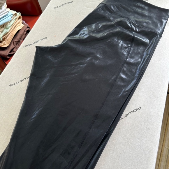 Black, shiny, sexy liquid leggings - Size L/XL - Picture 12 of 14